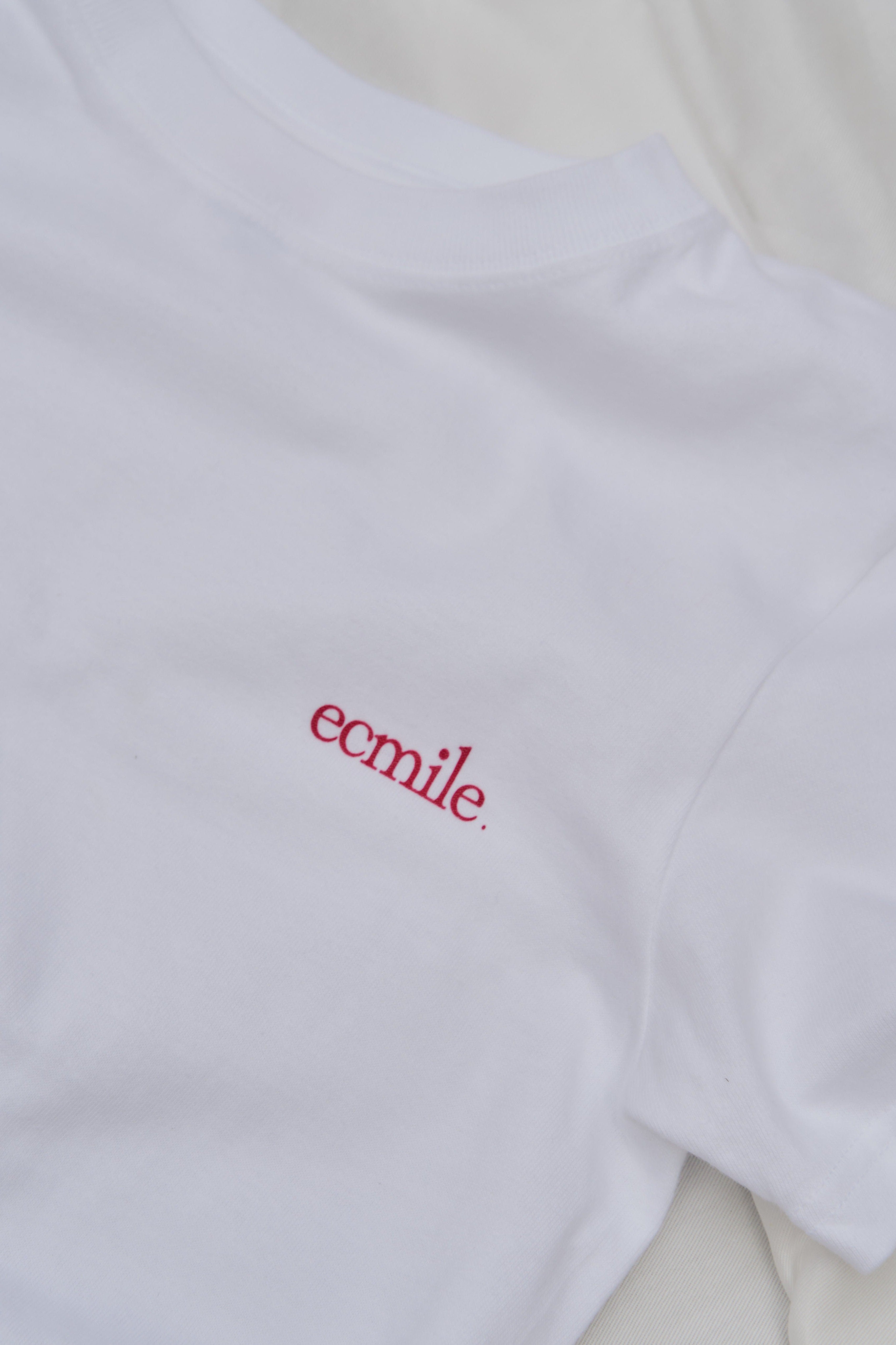 ecmile. logo T shirt