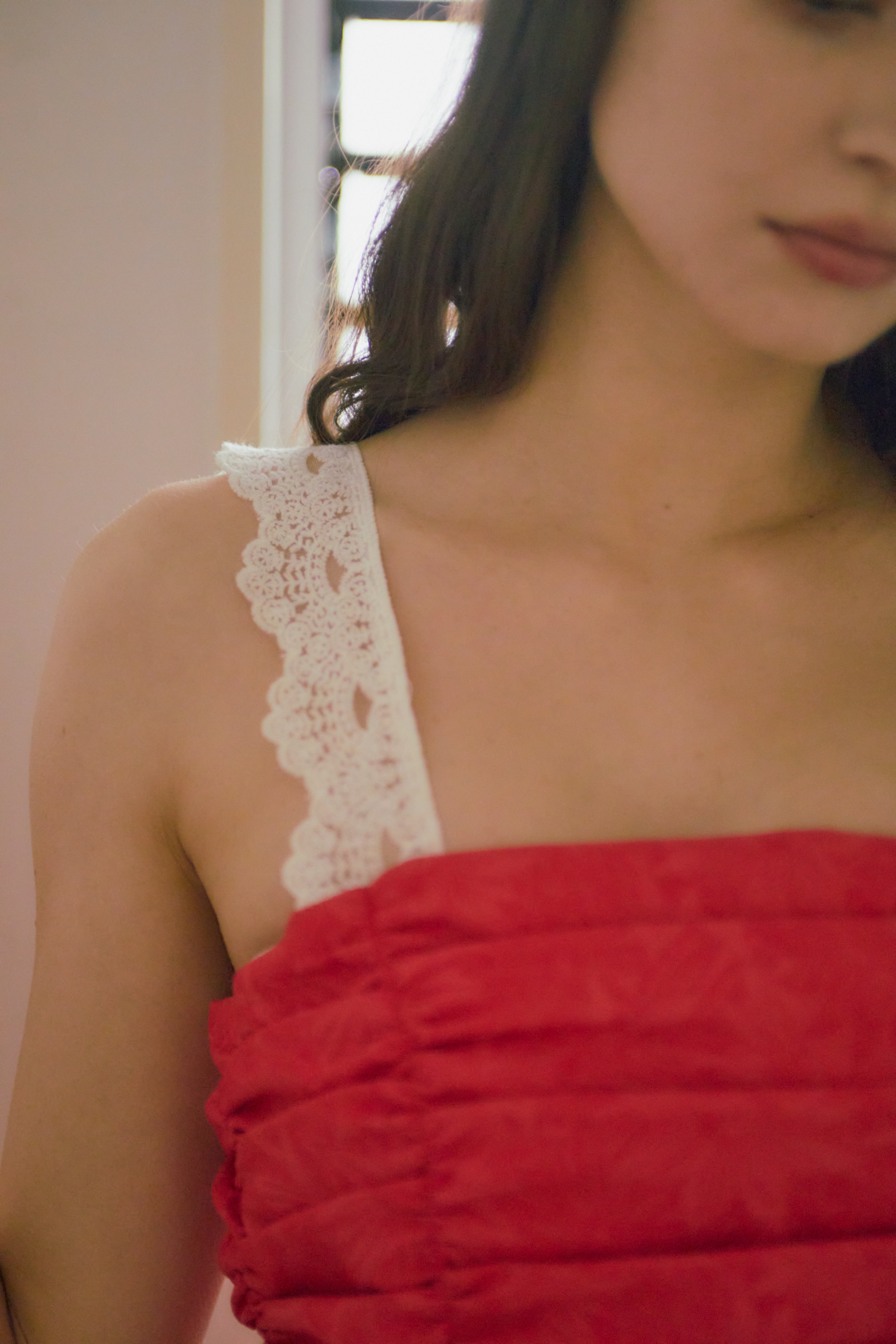 Asymmetry lace cami top