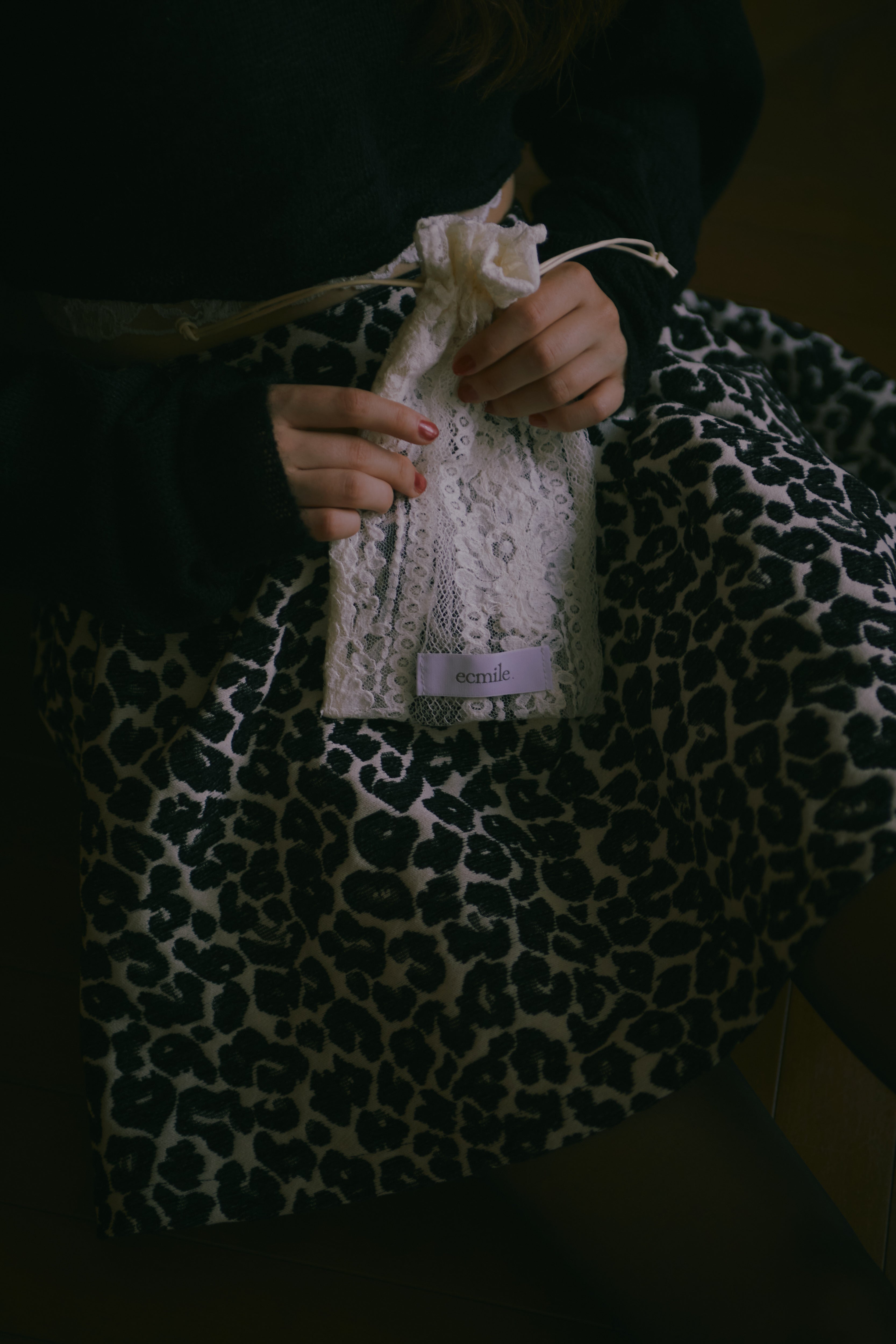 ecmile. × ALPHA BLANCA UPCYCLE CHOUCHOU