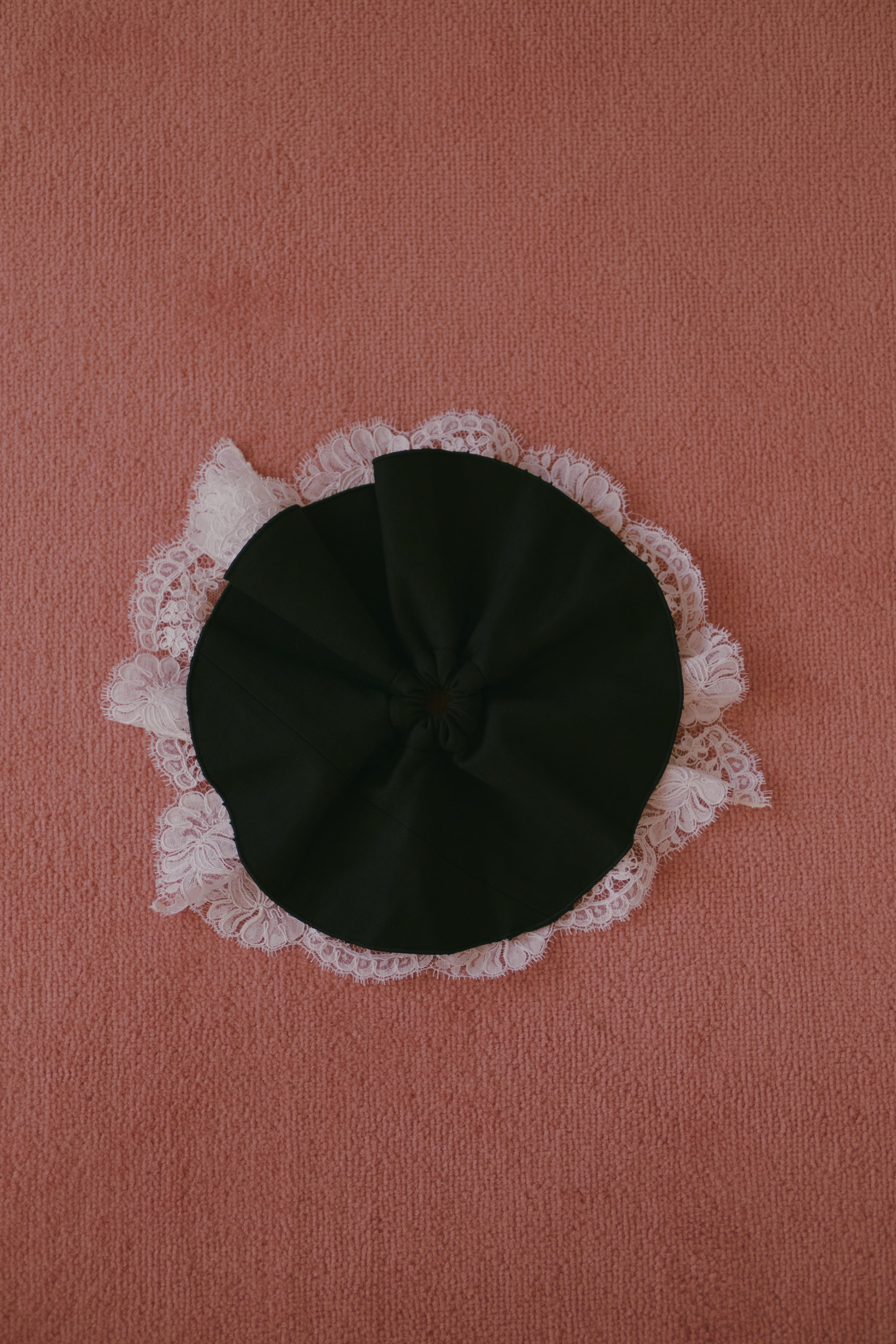 ecmile. × ALPHA BLANCA UPCYCLE CHOUCHOU
