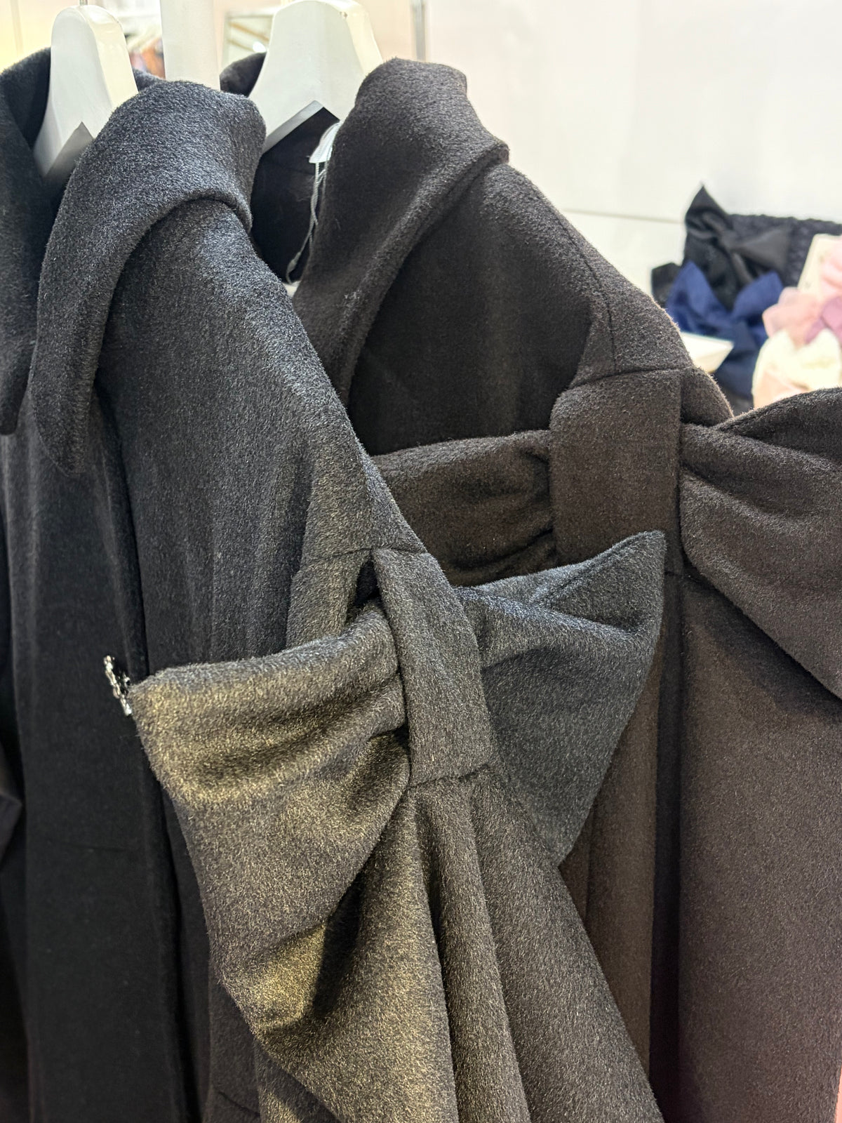 e. BIJOU RIBBON COAT