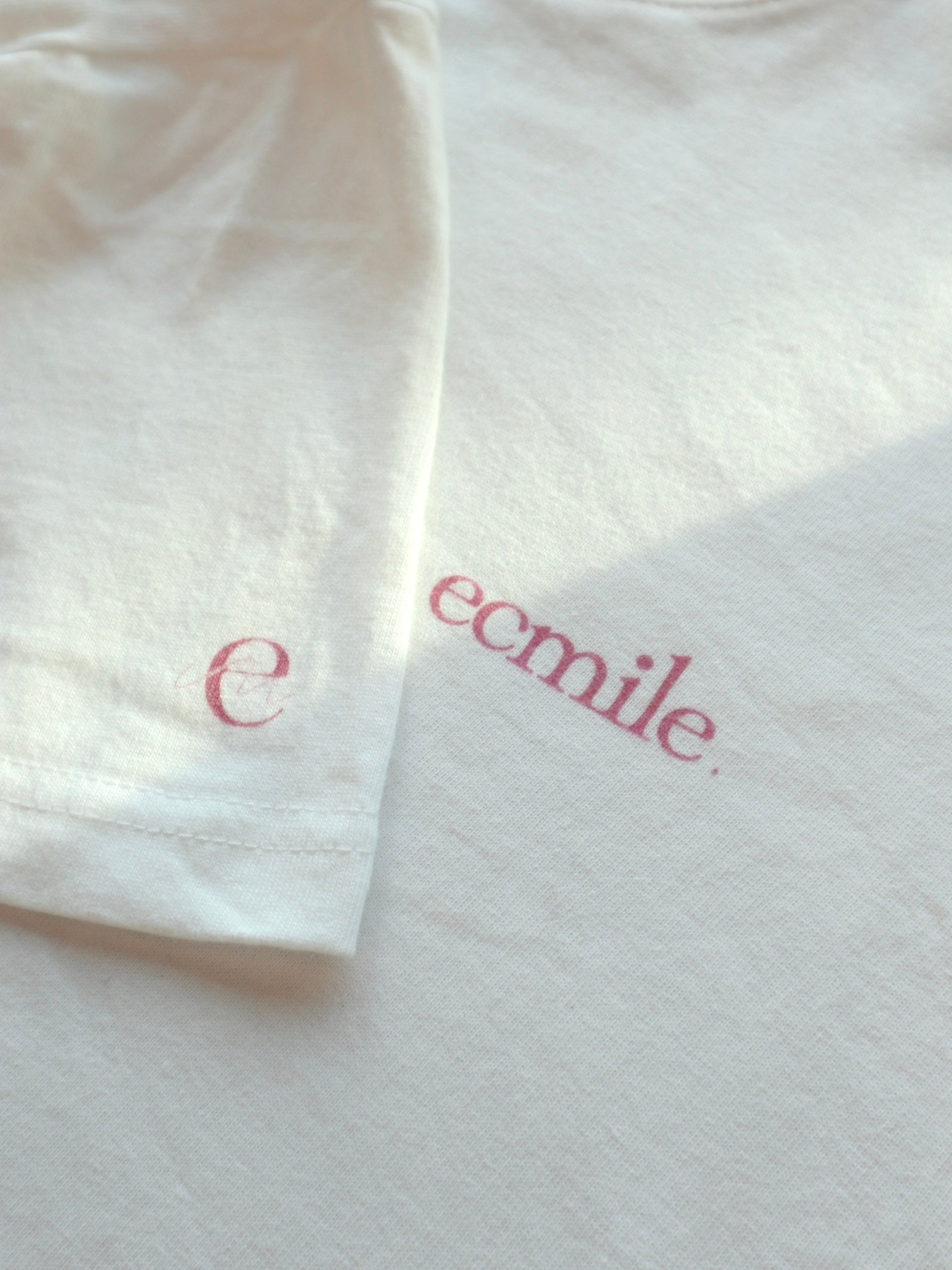ecmile. logo T shirt
