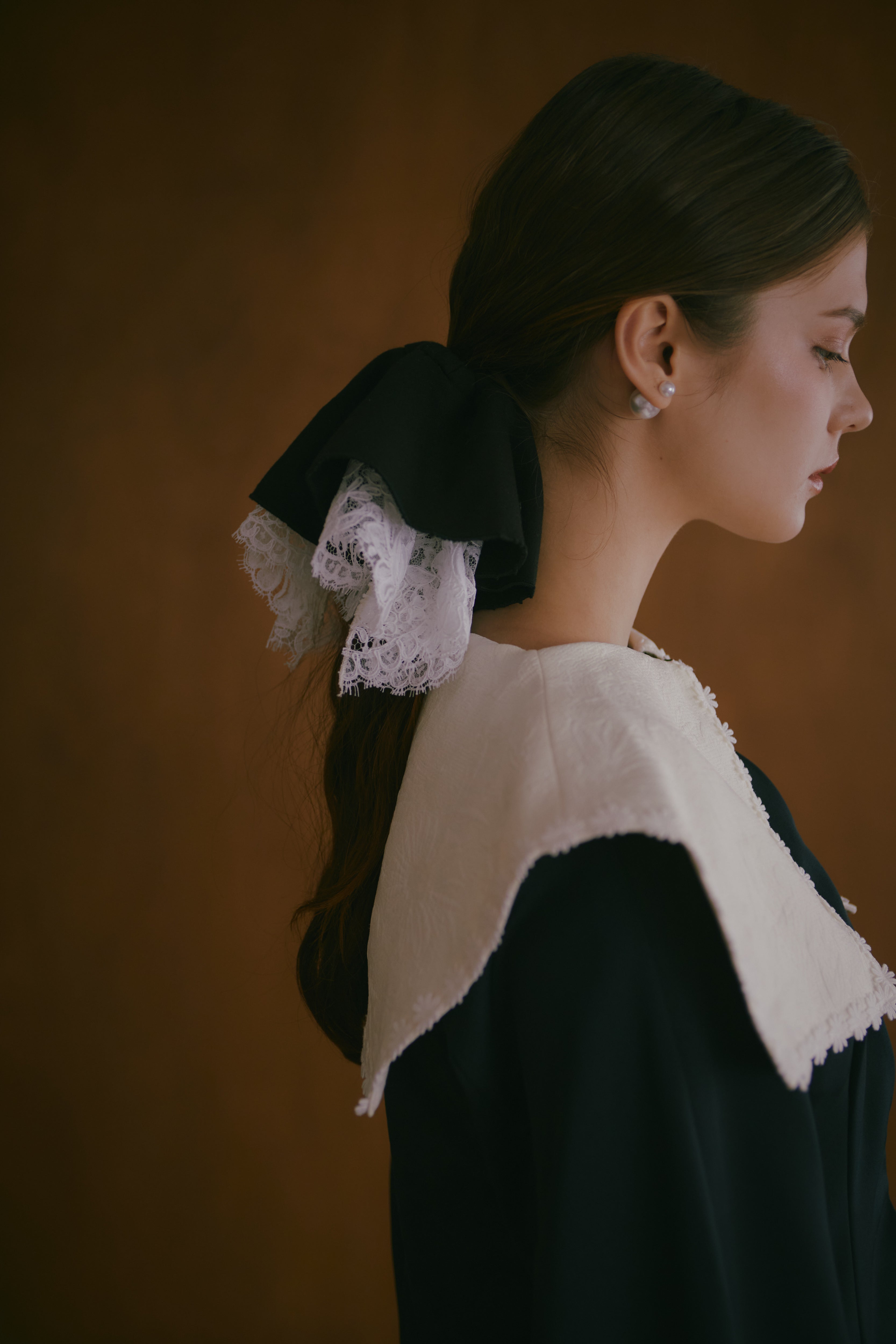 【新品・未使用】ecmile ドレス WEB限定】オーナメントレースIラインドレス(S ブラック): AIMER | エメ