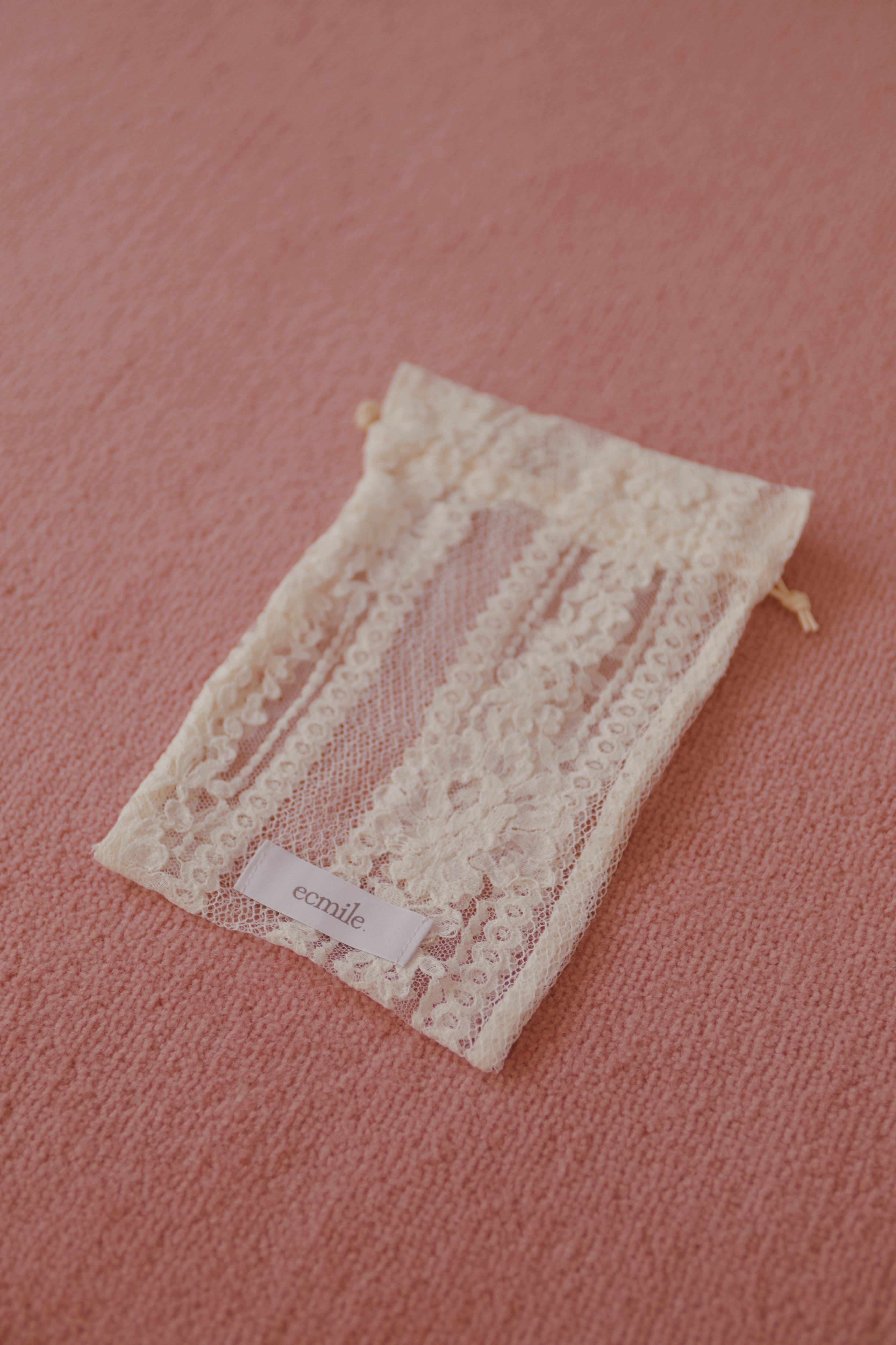 ecmile. × ALPHA BLANCA UPCYCLE CHOUCHOU