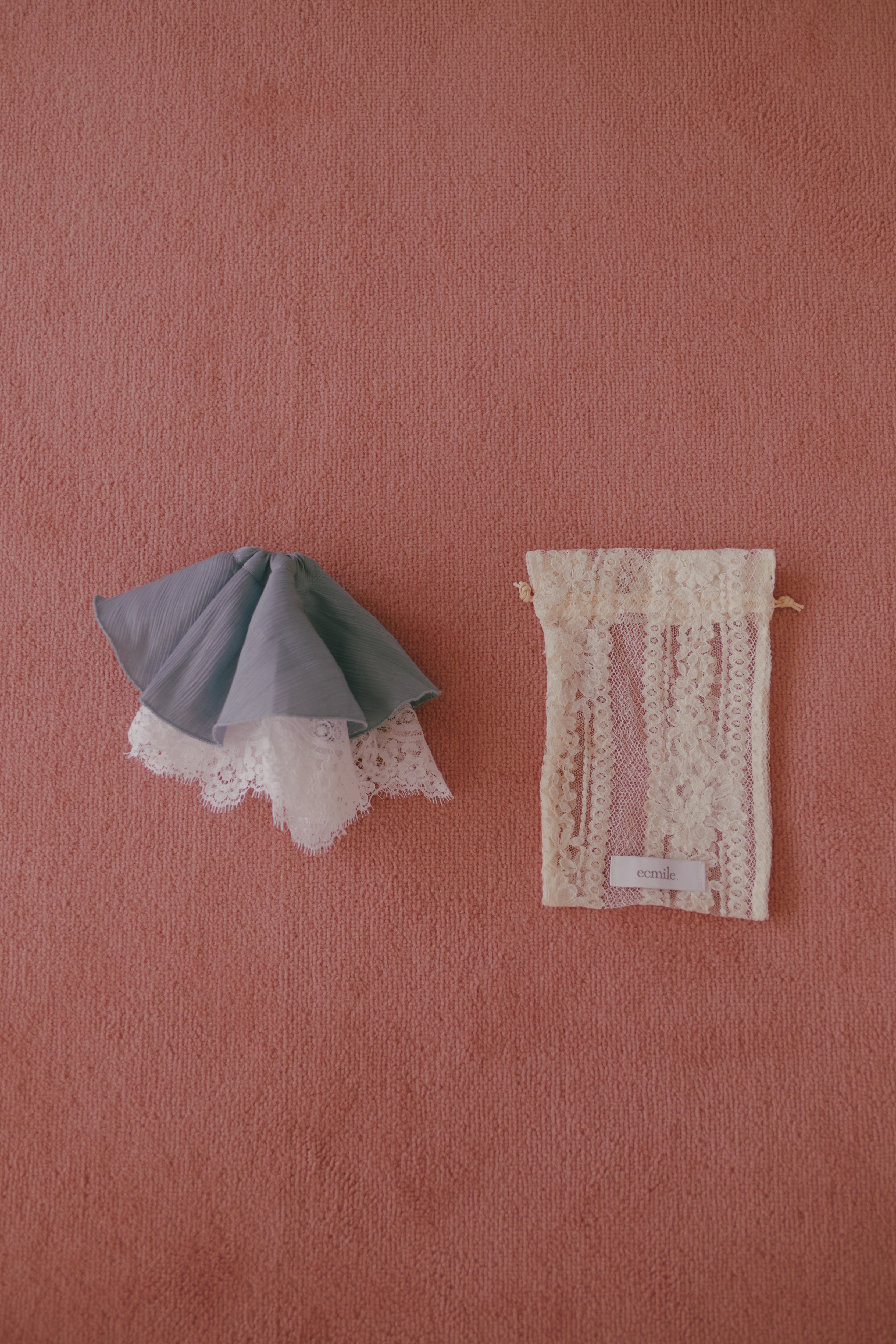 ecmile. × ALPHA BLANCA UPCYCLE CHOUCHOU