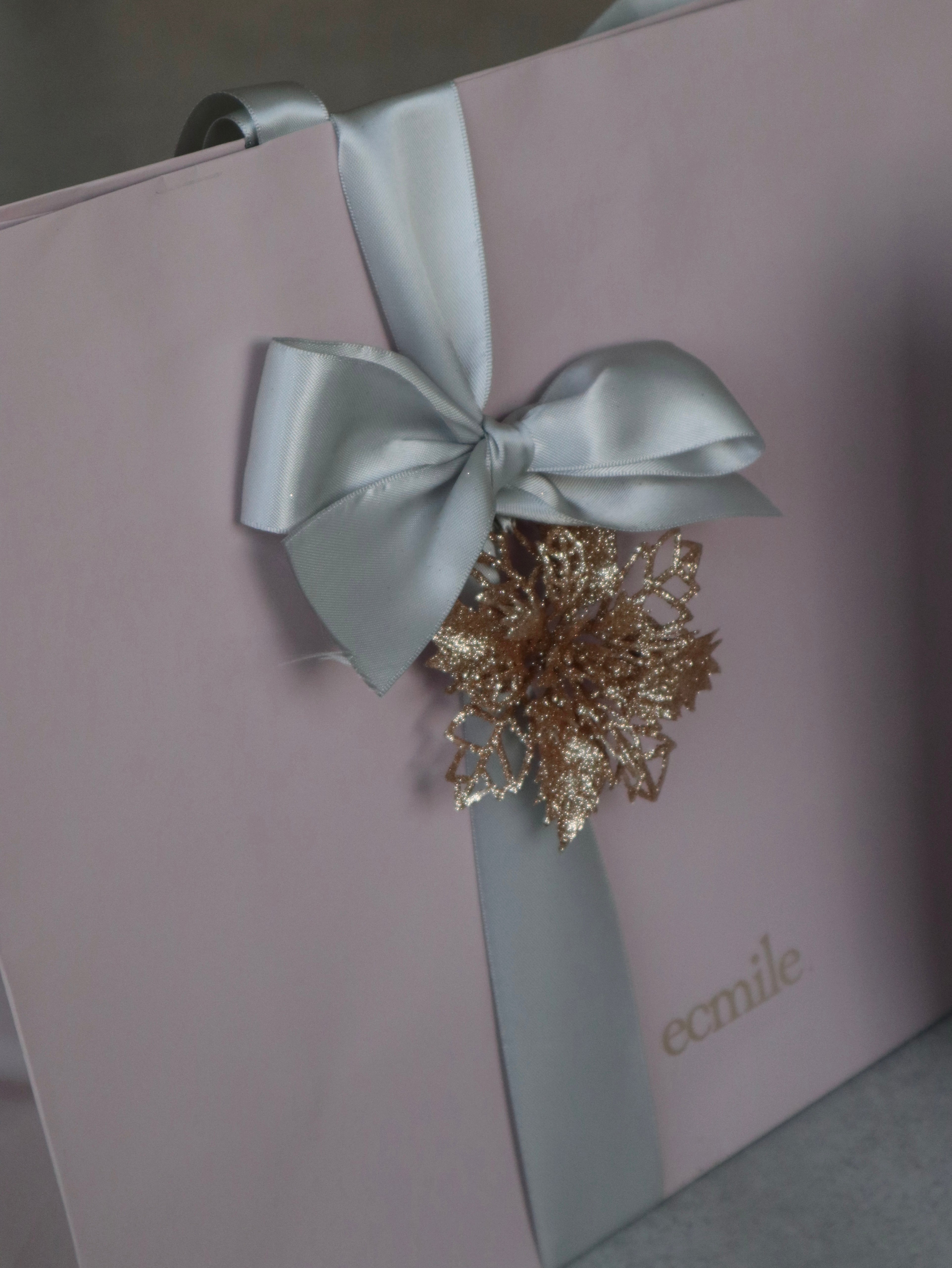 HOLIDAY GIFT WRAPPING