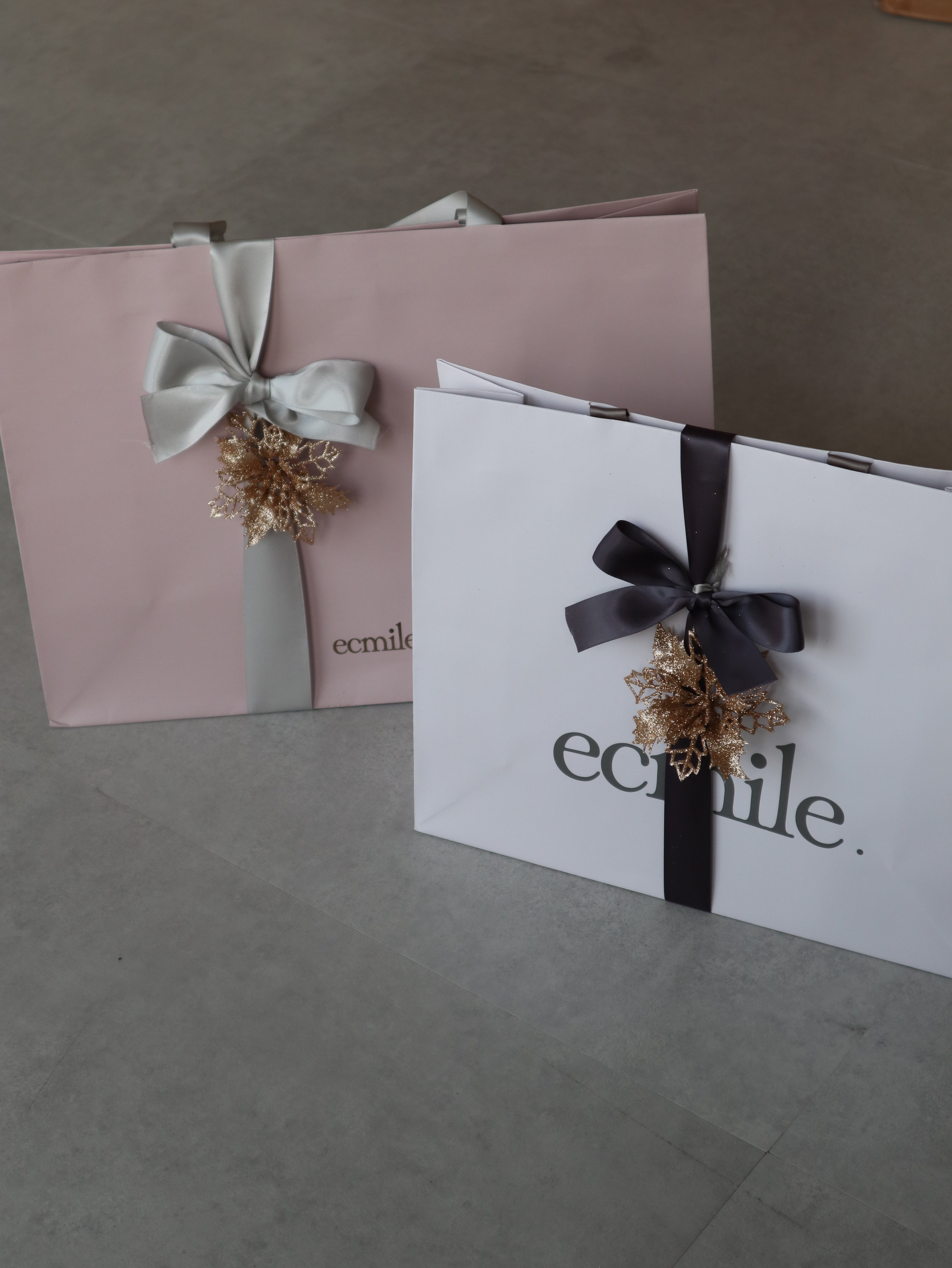 HOLIDAY GIFT WRAPPING