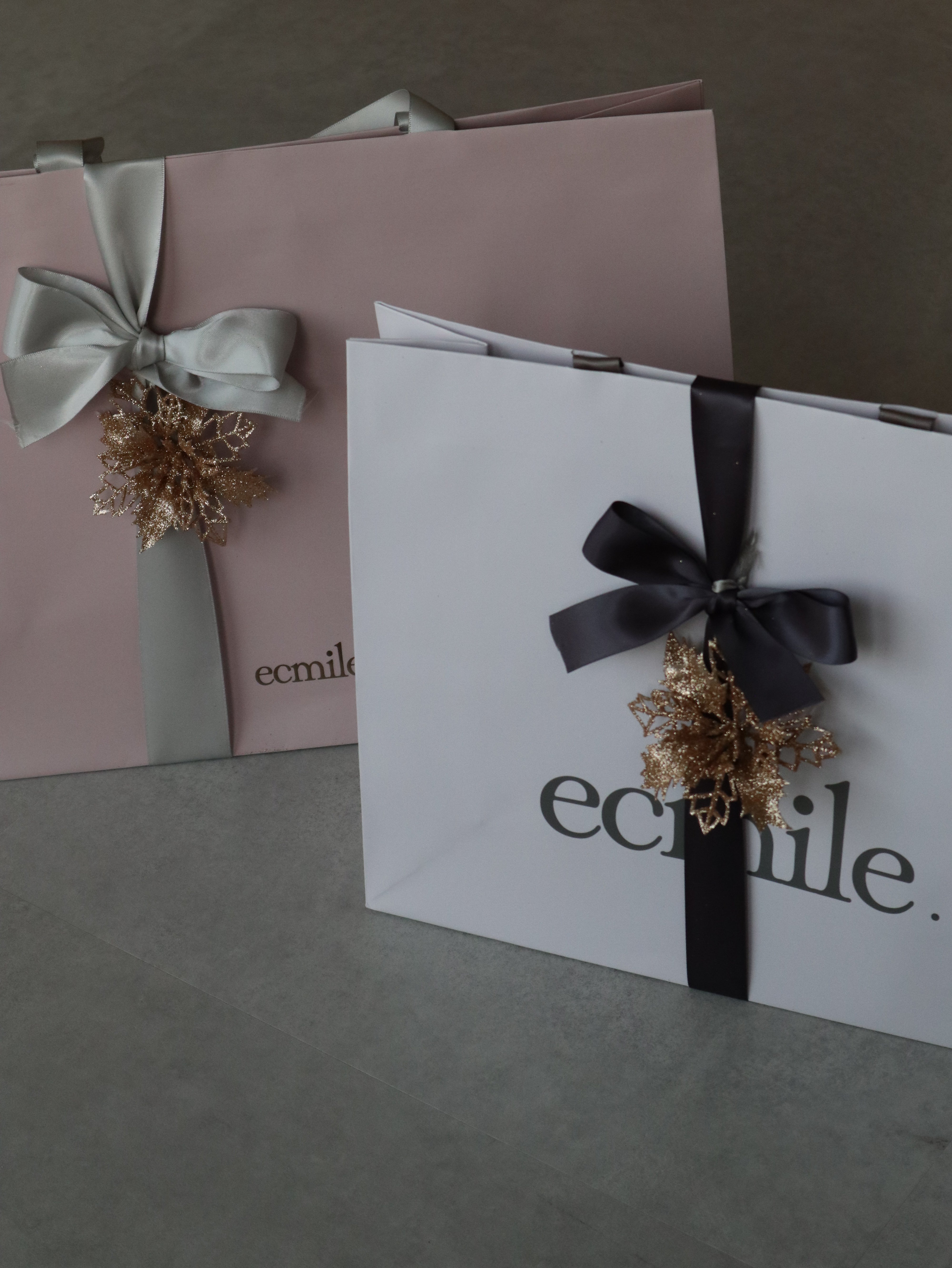 HOLIDAY GIFT WRAPPING