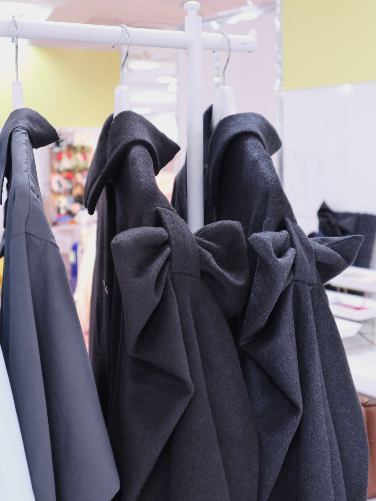 e. BIJOU RIBBON COAT